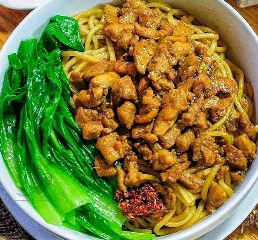 Mie Ayam Nopleng: Rasa yang Menggoda di Jantung Cilacap